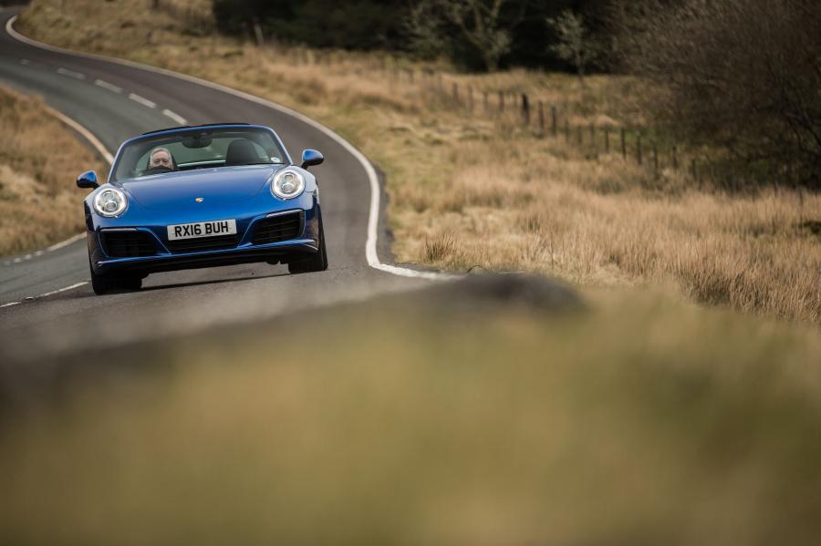  Porsche 911 Targa 4S 2016 года  (UK) (фото 21 из 40)